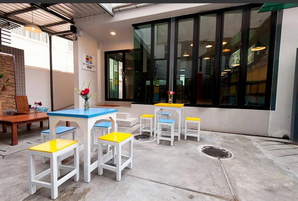 My Thai Hostel Bangkok Exteriör bild
