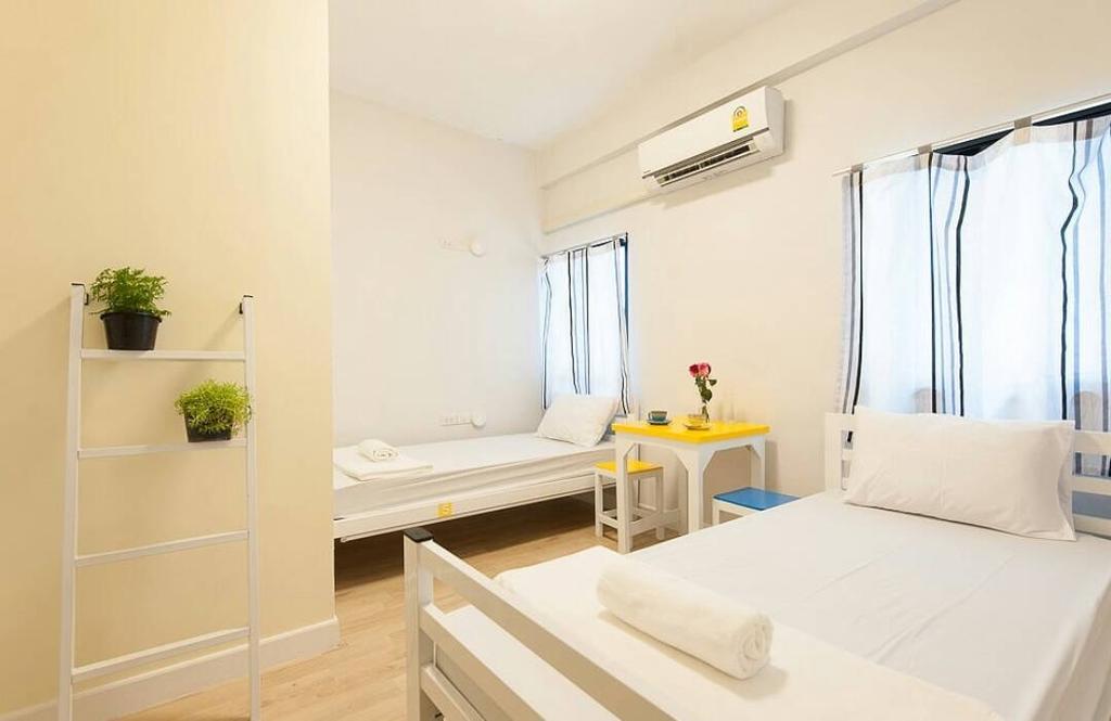 My Thai Hostel Bangkok Exteriör bild