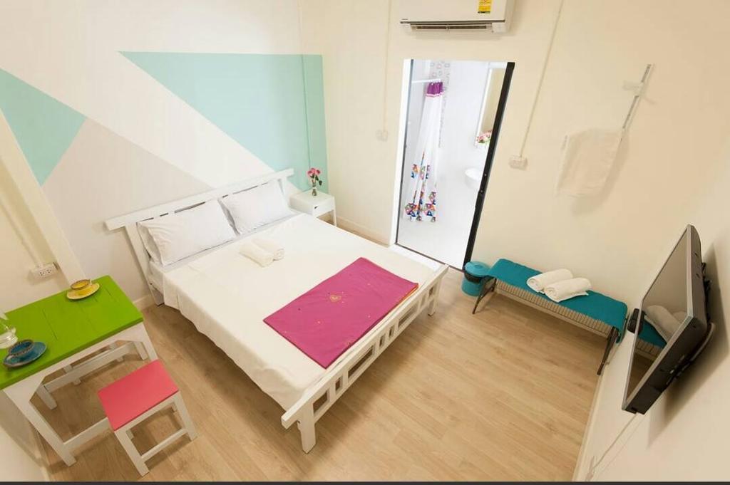 My Thai Hostel Bangkok Exteriör bild