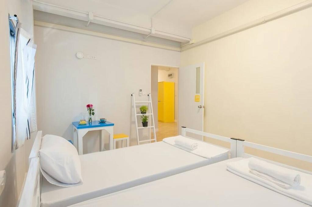 My Thai Hostel Bangkok Exteriör bild