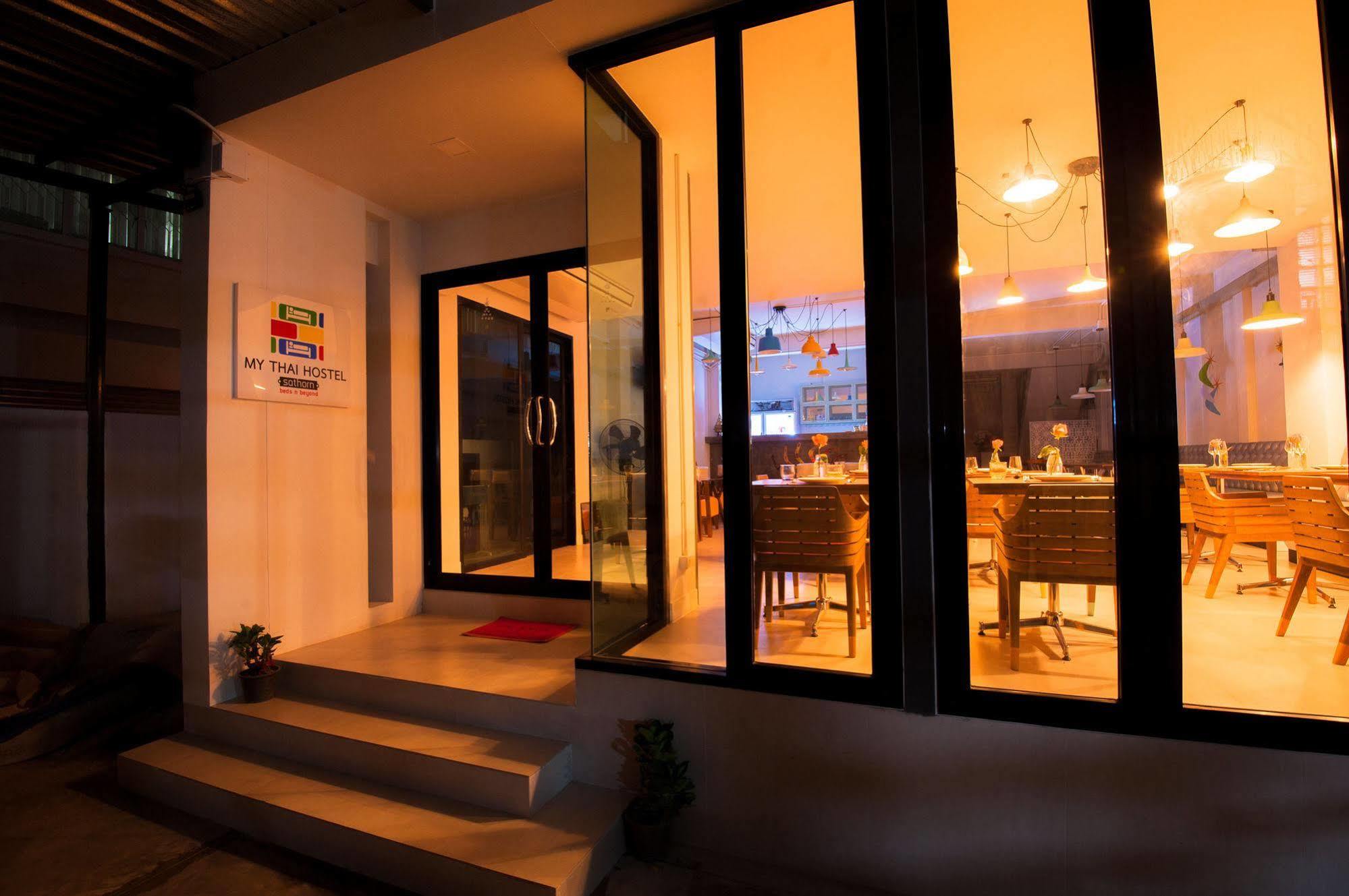 My Thai Hostel Bangkok Exteriör bild