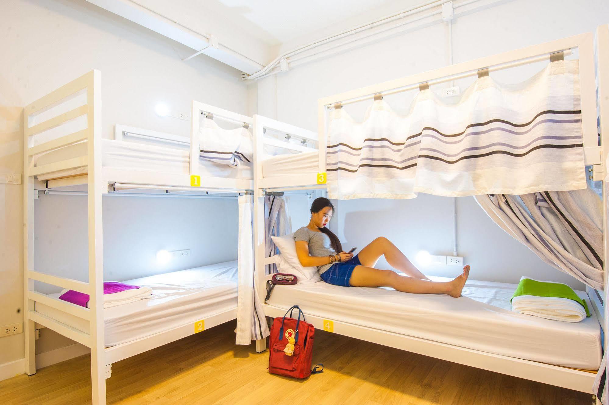 My Thai Hostel Bangkok Exteriör bild